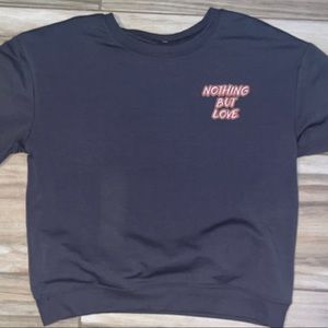 Mike’s brand teens crew neck, size medium